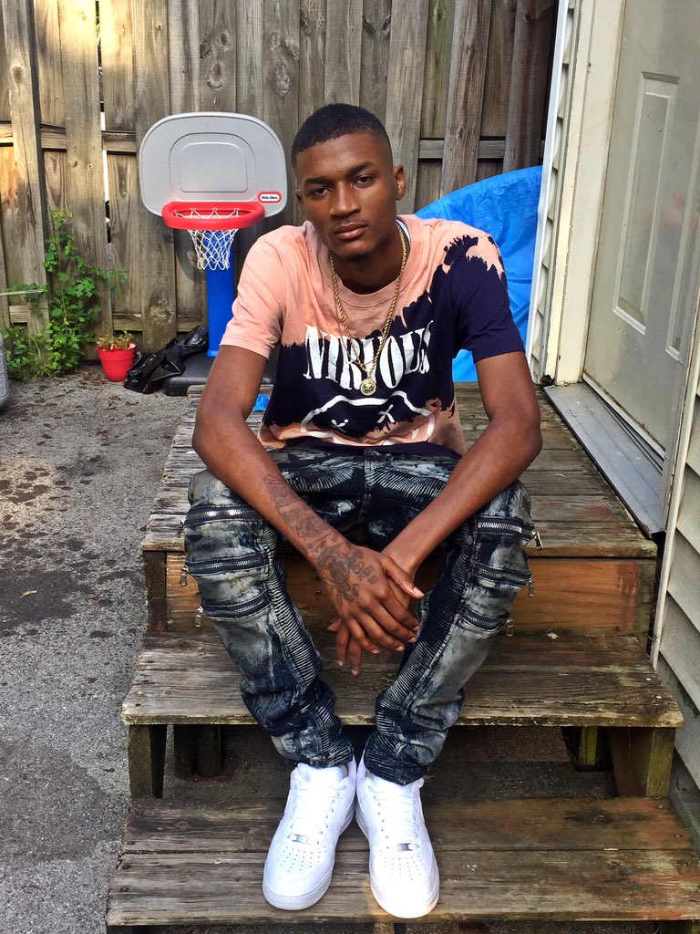 Jayroc_901's tweet photo. Million Dollar Mind 🙇🏽 Billion Dollar Grind 💰💪🏽 #LONGLIVECEO https://t.co/fDLsWyIYgb