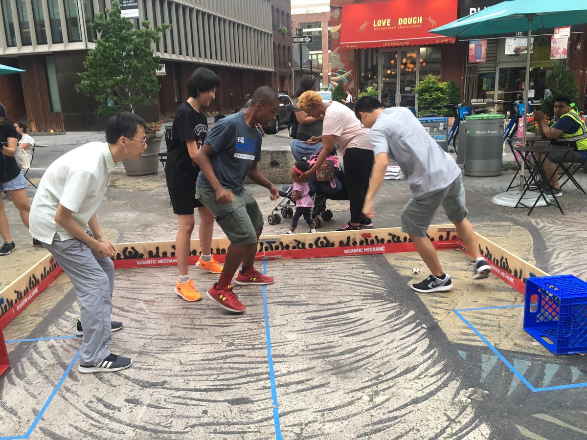 tpizza's tweet photo. Lots of @comeoutandplay games READY TO PLAY! We've got ⚽️, 🌟, 🍕🐭, &amp; much much more #coap2017 
https://t.co/BhgptdER3K https://t.co/mnWN8nemm8