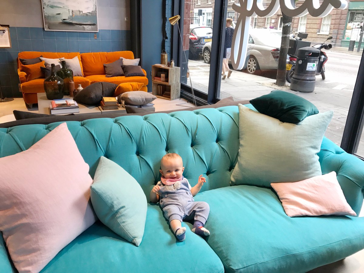 Sofa shopping in Spitalfields - think we've found a winner <a href="/loafhome/">Loaf</a> 🎉