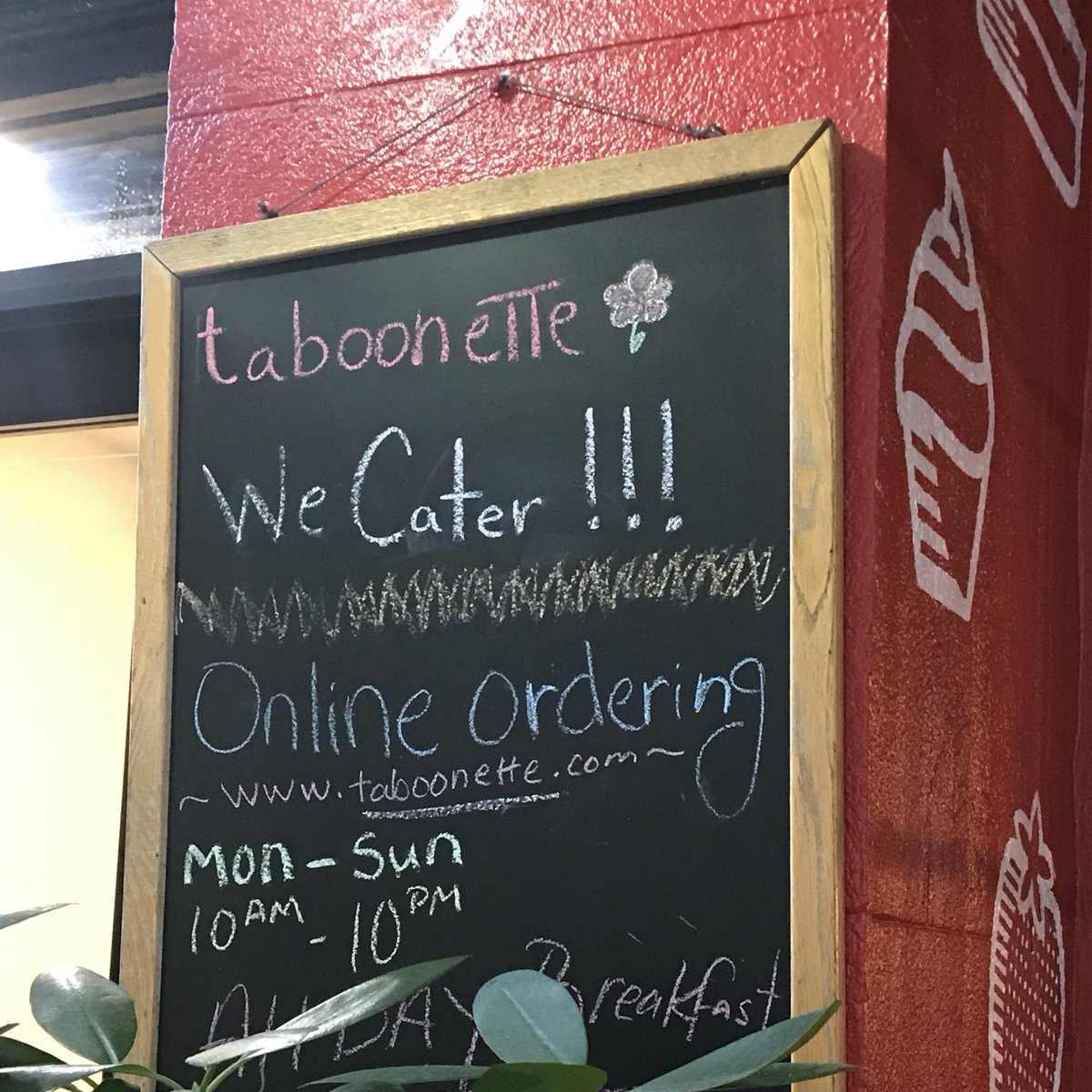 Taboonette's tweet photo. Need catering for an event? We got you!
#taboonette #middleterranean#mediterranean #catering #cateringservice #cateringevent https://t.co/lrkX01hAbU