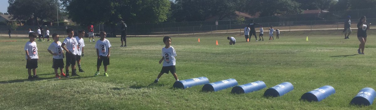 gin_squared's tweet photo. Kids showing a lot of spirit this morning! #2TenCamp2017 @2TenDevelopment #safootballcamp https://t.co/yOr95rSRBu