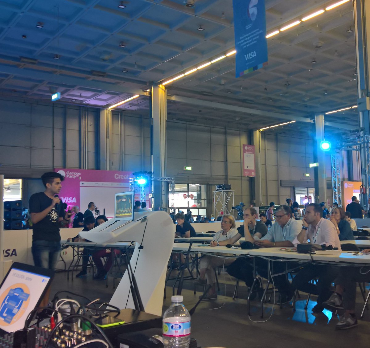 MamiSteff's tweet photo. #CPIT1 #VisaCP @Visa_IT hackathon #visa, scelta team vincitore. Quali viaggi cashless ci attendono? In giuria @sfilipps @Anthonycraufurd https://t.co/nDS04Coa0v