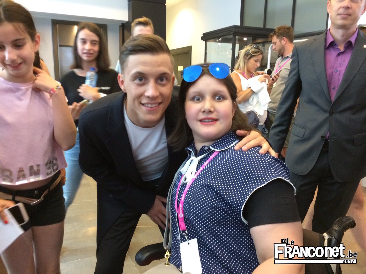 LeFranconet's tweet photo. Première rencontre pour Kath ! Le chanteur belge Loic Nottet  @L0oiic #loicnottet #francosdespa2017 https://t.co/ihLtGpC9rY