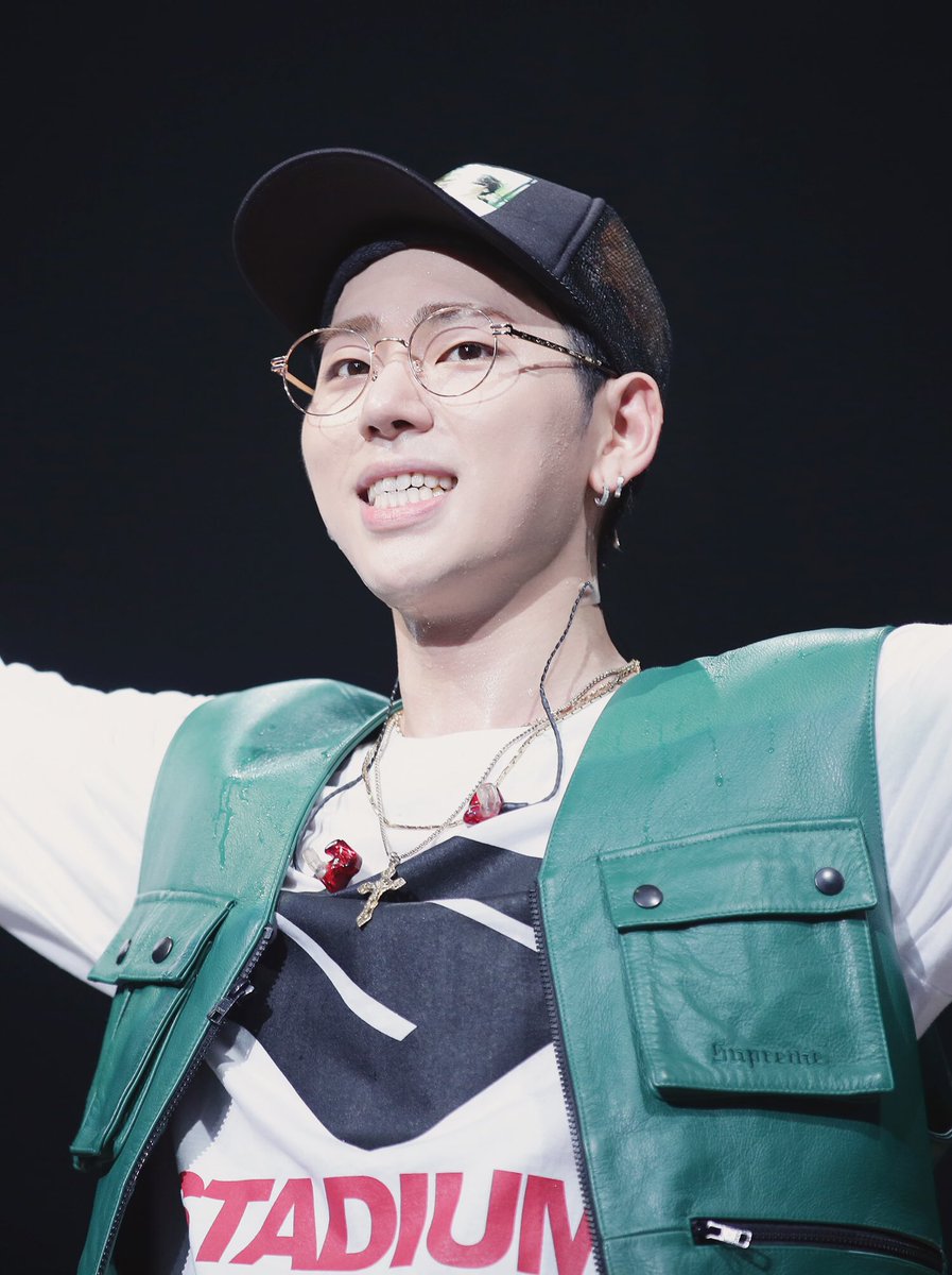 z_somethinggood's tweet photo. 170711 유스케 #블락비 #지코 #우지호 @ZICO92 https://t.co/O3UcnzaKrv