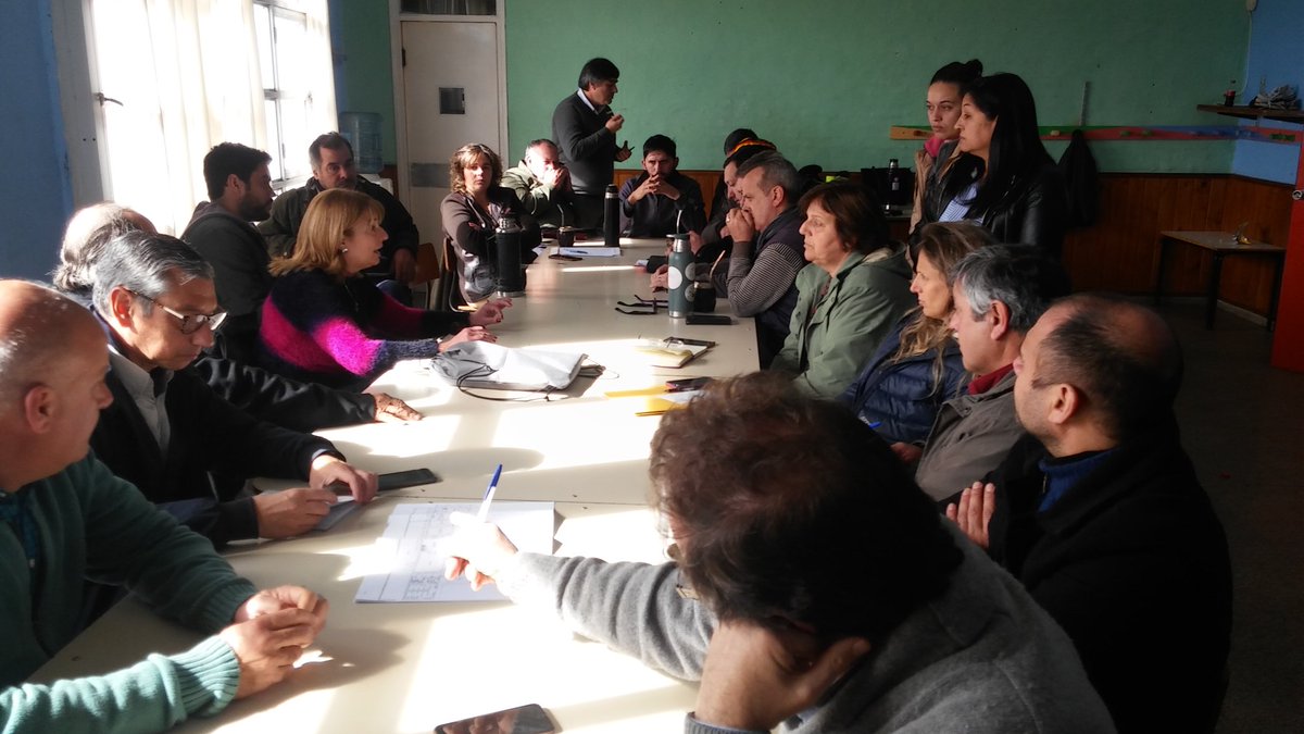canaltevemas's tweet photo. @PajaroEnciso Intendente de Florida junto a Equipo de Gestión reunido con nueva Comisión Barrial y Vecinos del Barrio Prado Español https://t.co/FDN0Yp1UlH