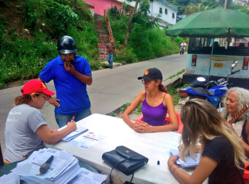 Jotaceve1947's tweet photo. #22Jul | Juventud activa por una constituyente revolucionaria desde la Parroquia Macarao #Caracas #UPA2017 https://t.co/tBd4of1Dtb