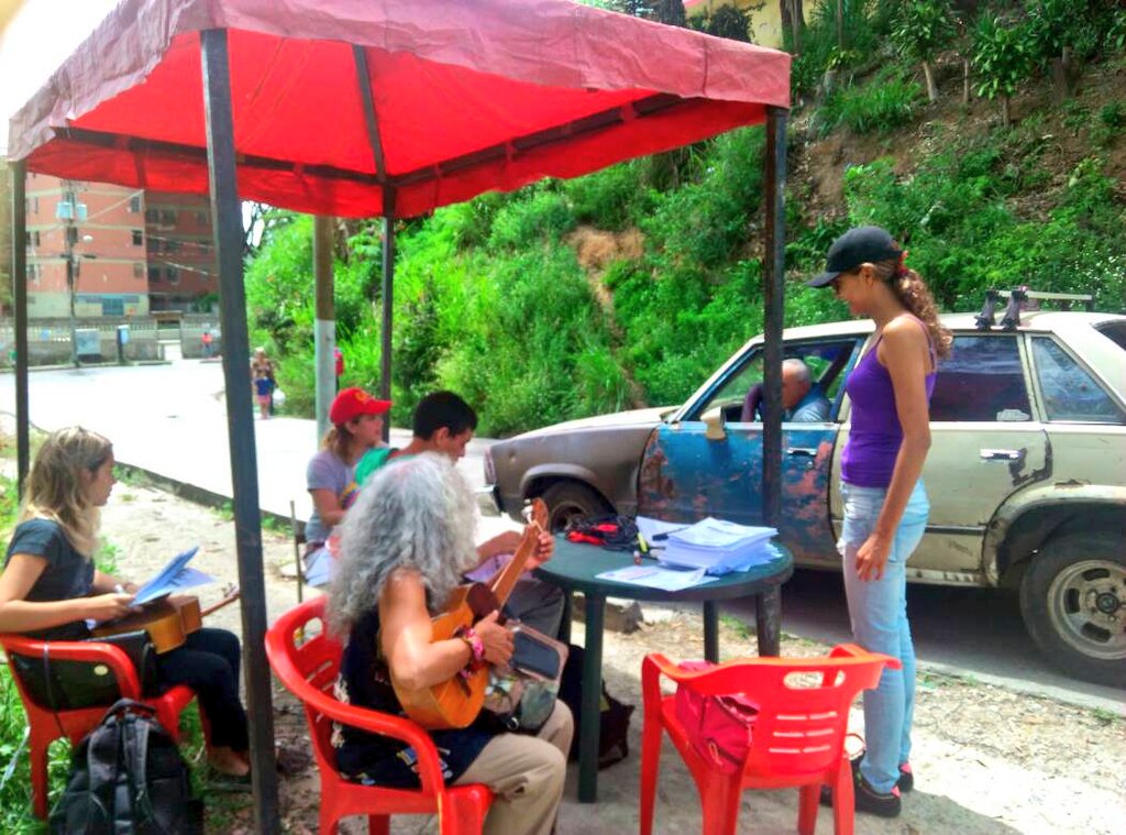 Jotaceve1947's tweet photo. #22Jul | Juventud activa por una constituyente revolucionaria desde la Parroquia Macarao #Caracas #UPA2017 https://t.co/tBd4of1Dtb
