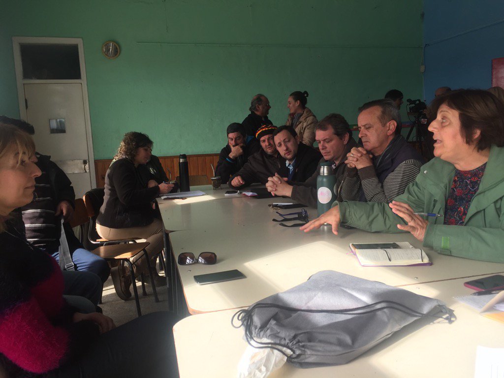 PajaroEnciso's tweet photo. En reunión comisión Prado Español , buena reunión con equipo de gobierno y vecinos .Mucha para hacer! https://t.co/ZmkFPLRMfv