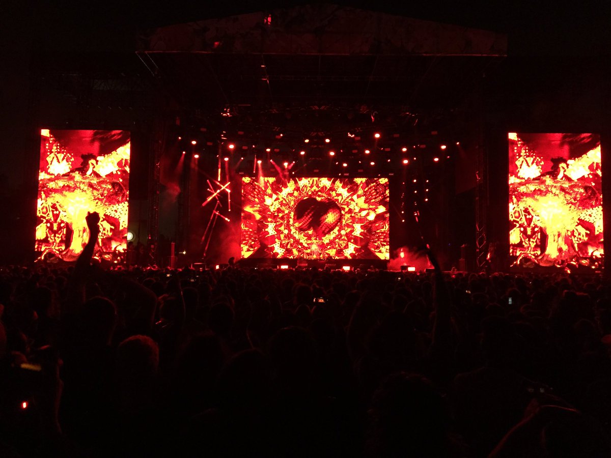 KusoFilm's tweet photo. legendary set by @flyinglotus lastnight at @FYFFEST the game has been changed https://t.co/bfu3mISb4j