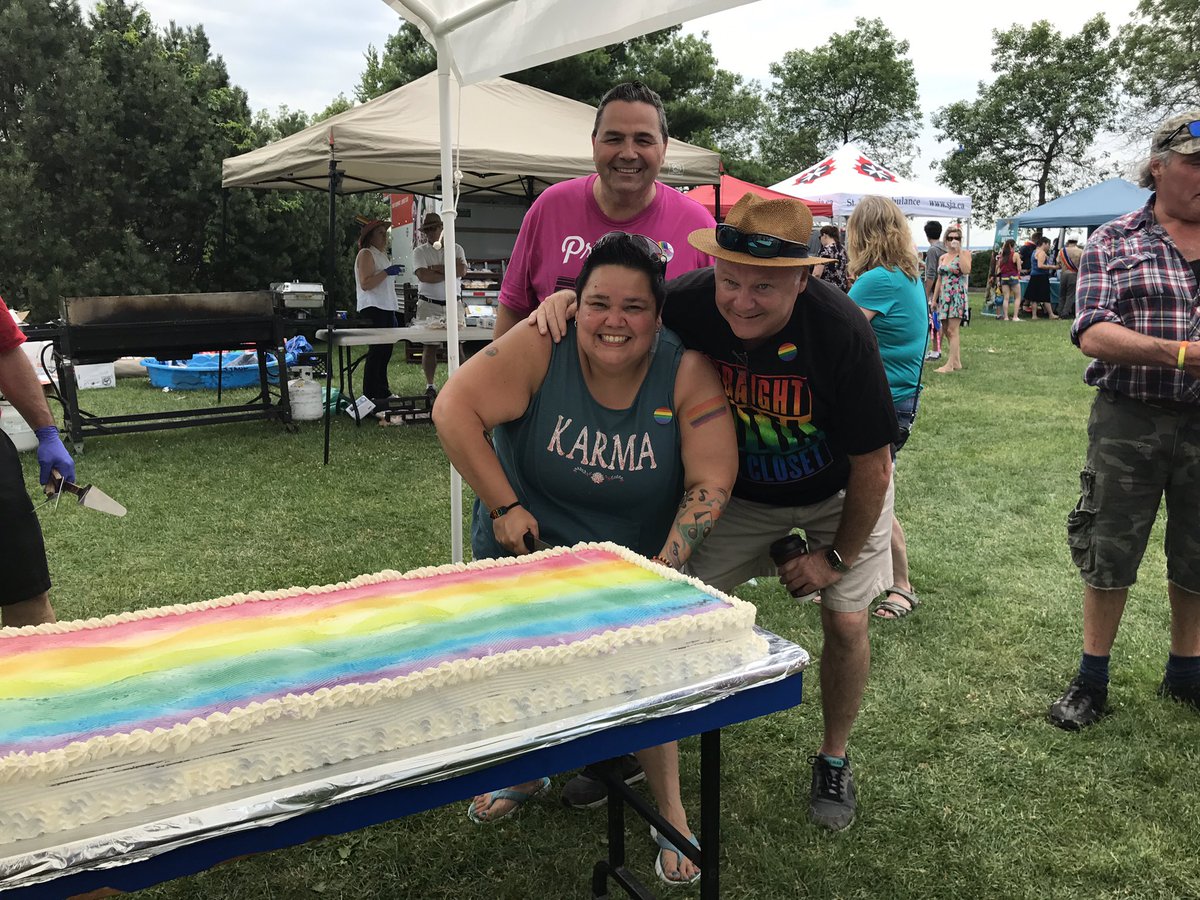 1063jetfm's tweet photo. What an amazing turn out at the first ever Pride event in North Bay!! This is still going on until 4 #summerfunrunner. https://t.co/0gTxT2MVqX