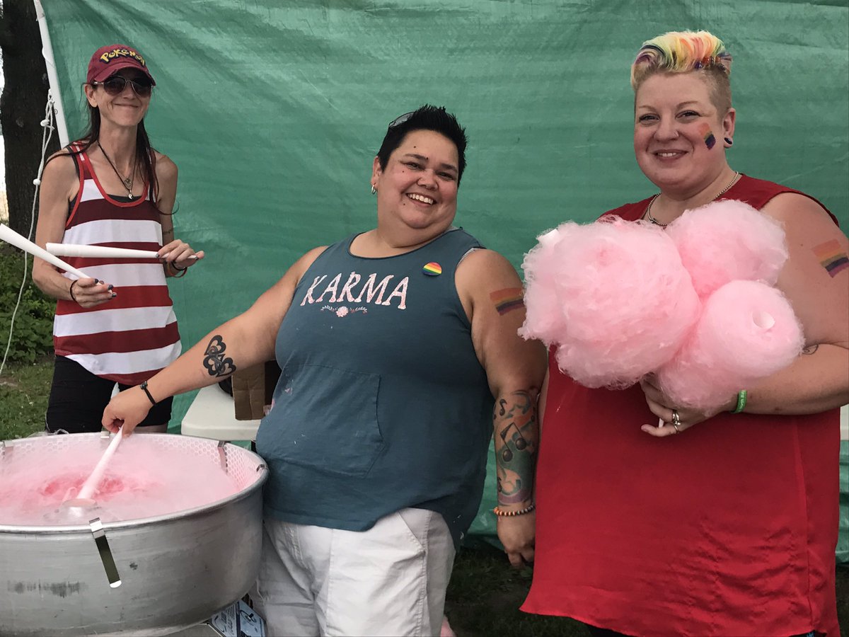 1063jetfm's tweet photo. What an amazing turn out at the first ever Pride event in North Bay!! This is still going on until 4 #summerfunrunner. https://t.co/0gTxT2MVqX