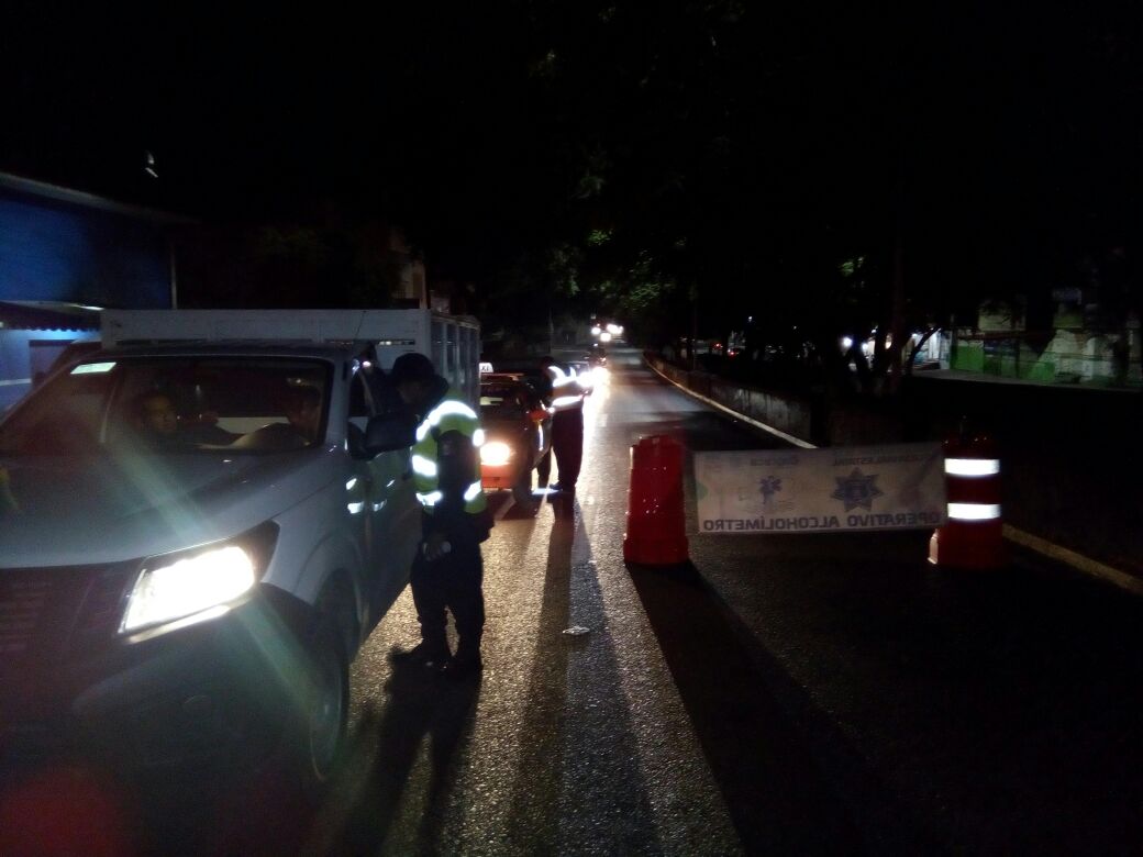 PolVial_GobOax's tweet photo. Con un saldo de 14 conductores detenidos, concluyó la madrugada de este sábado el Operativo Alcoholímetro accionado en la #CdCapital #Oaxaca https://t.co/0yniOEixyA
