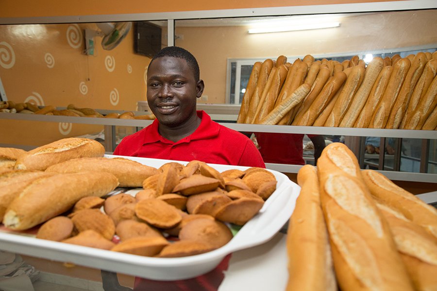 WorldBankGroup's tweet photo. In #Africa, the opportunities of the future are in food &amp; agriculture.  Will you join the #foodrevolution? https://t.co/warHmD47GR https://t.co/iYCnf29kfY