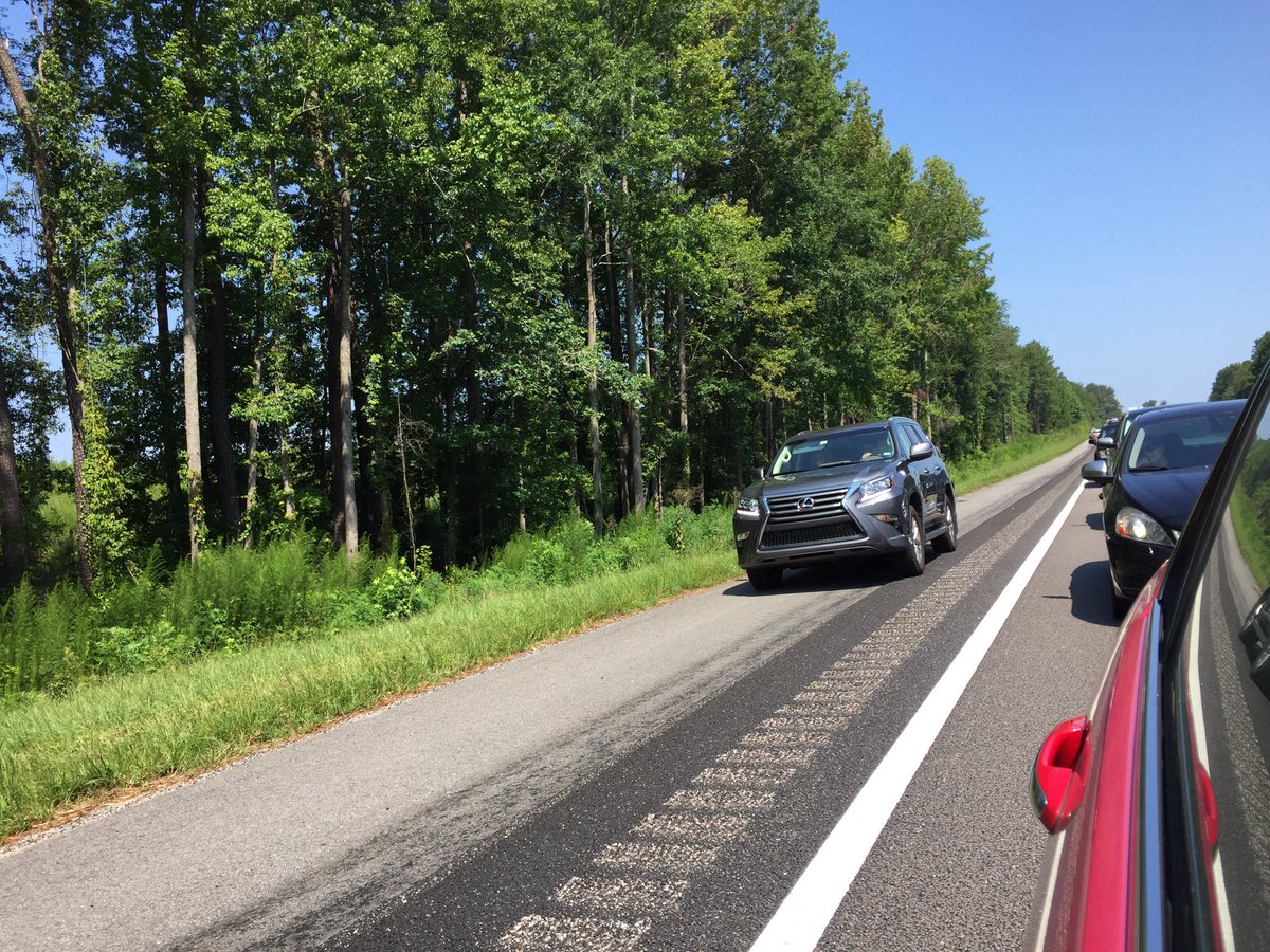 janedail's tweet photo. I-26 is stopped near Columbia, so don't park in the shoulder &amp; possibly block first responders. Tool. #shame https://t.co/vvhlCZ7uBX