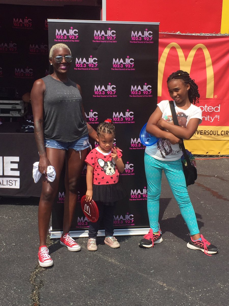 MajicDC's tweet photo. Vic love the kids !!!👸🏾👯 See you at the circus! @UniverSoulCirc . #majic1023 #majic927 #onevip https://t.co/RvQeezc0jo