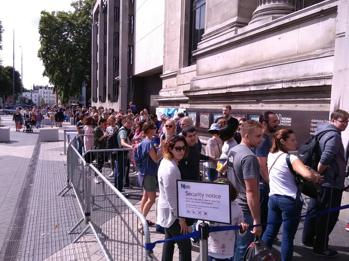 LondonersLondon's tweet photo. Thinking of going to visit Hope (#BlueWhale) in #HintzeHall @NHM_London Suggest #QueensGate than #ExhibitionRoad entrance to #AvoidQueues https://t.co/N1Qc76R8hW
