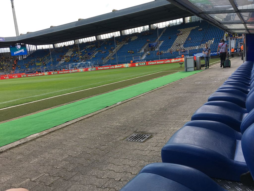 DortmundURU's tweet photo. SUPLENTES:
Reimann, Subotic, Bartra, Dembélé, Sahin, Aubameyang, Sokratis, Piszczek, Castro. #bocbvb https://t.co/0vHahJYxmE