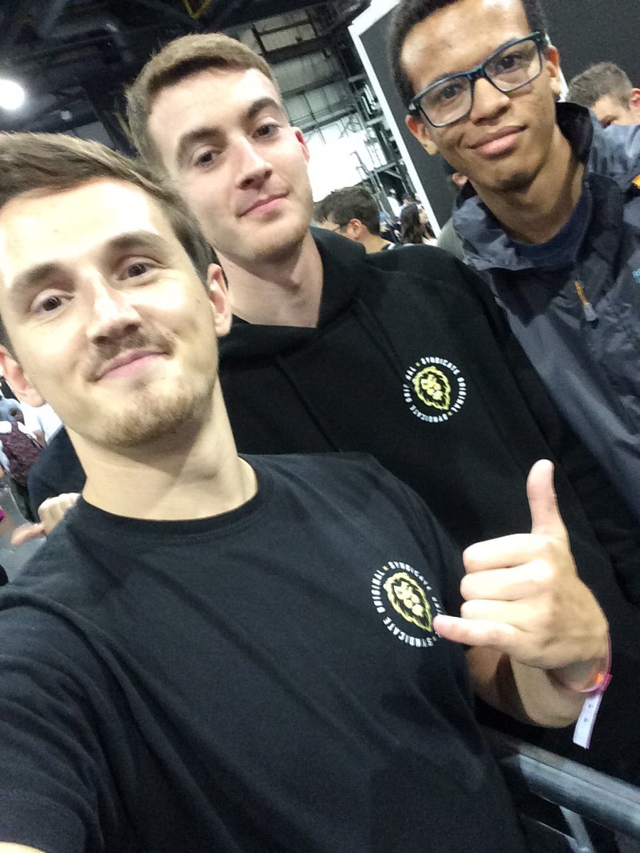 SoCloseToBacon's tweet photo. @ProSyndicate @SyndicateOG @Razer Amazing so happy that we got to meet Tom and nick #InsomniaScotland ๐ https://t.co/FlSJdq86eH