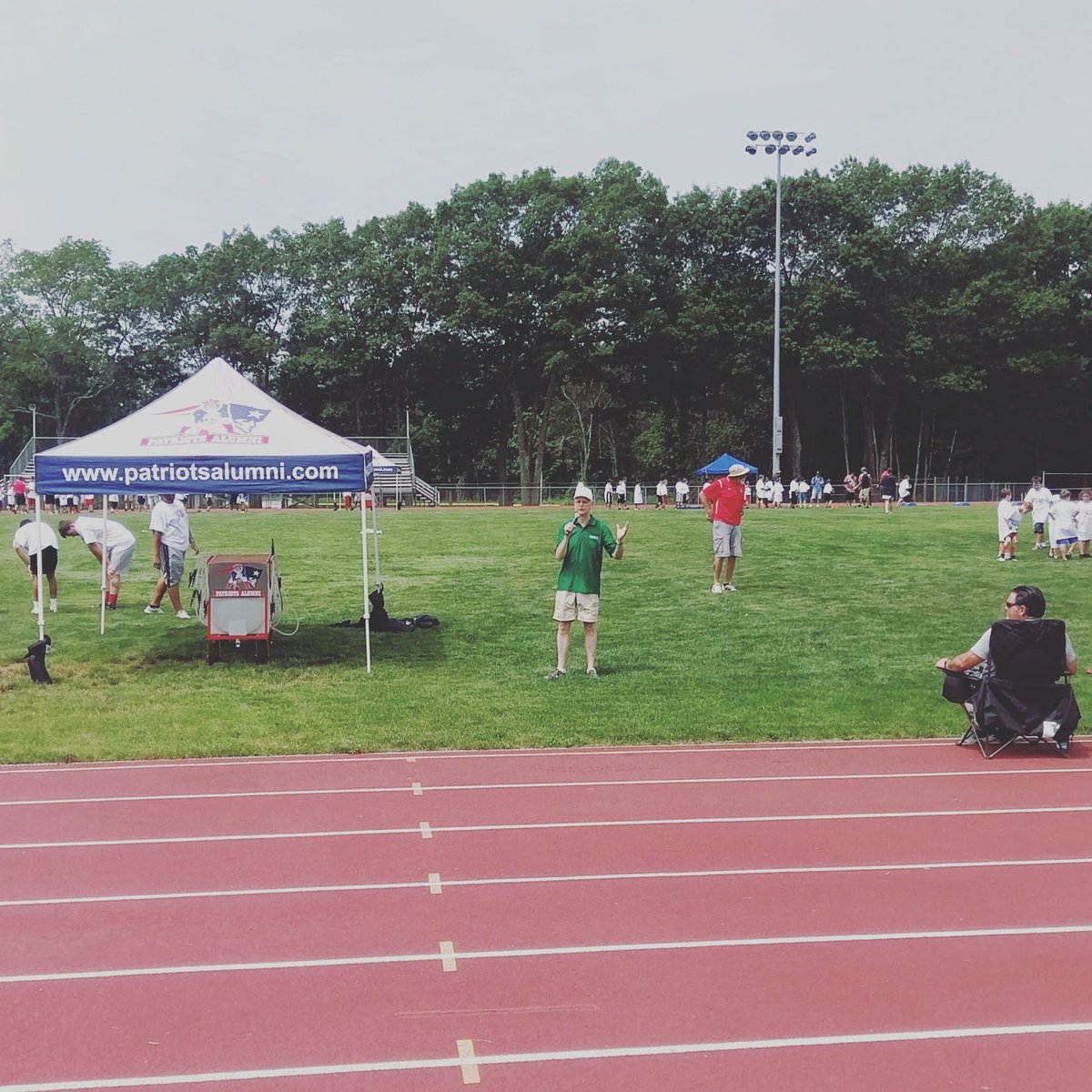 EvenFieldOrg's tweet image. .@ChuckWilson_EF speaking to parents at @NEPAC #FootballForYou in Clinton, CT.