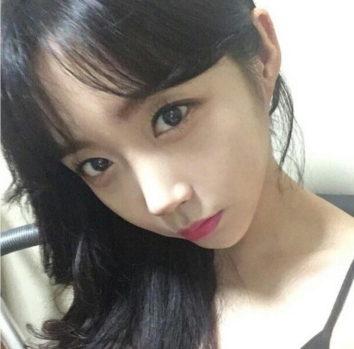 GENIEUPDATES's tweet photo. [#GENIESTAGRAM] Genie updates her Instagram with a beautiful selca ❤. 

#GENIE #BULLDOK https://t.co/7f4CTCt5LS
