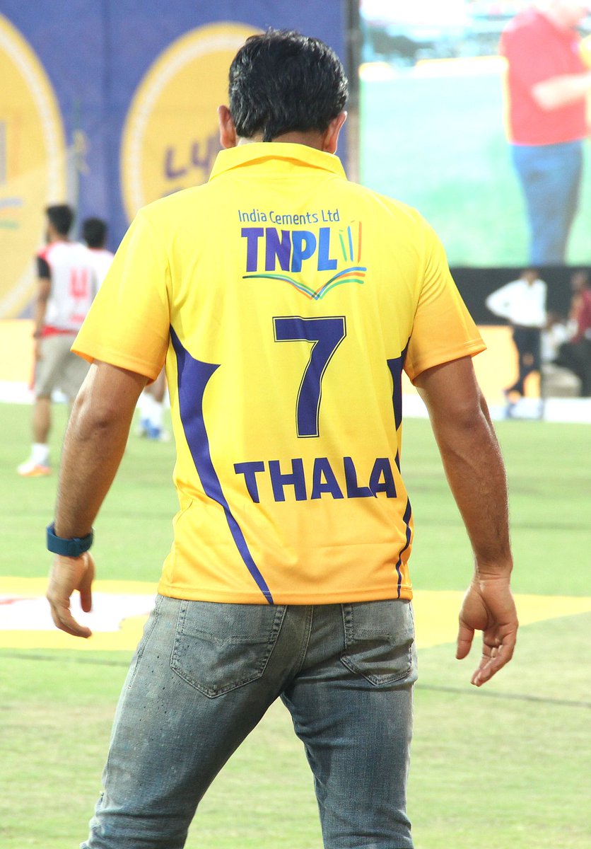 euphorria_7's tweet photo. Thala 😍😎 #MSDhoni 😎 

Goosebumps !!! #BleedYellow #CskKing https://t.co/utsWGlujWk