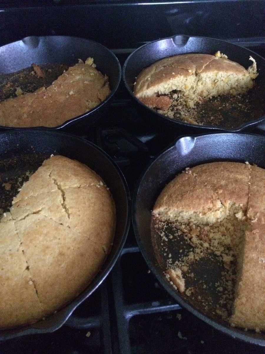 Chiteachlounge's tweet photo. Let the cooking begin... tasting cornbread @ChiTeachers @chancetherapper @chicago https://t.co/UTuCW8JXV6