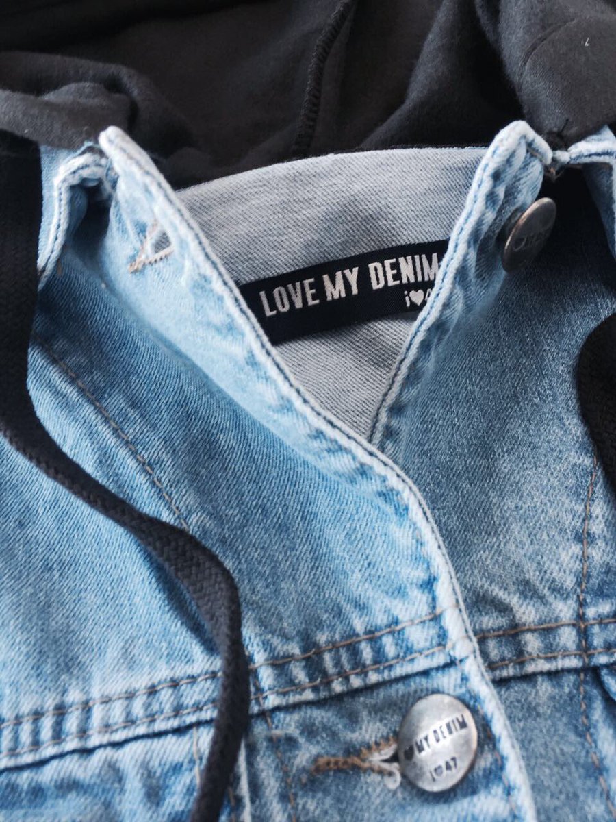 47st's tweet photo. Only details #LoveMyDenim #SaleParty 🙌🏻✨ https://t.co/FQeuV4fEbE