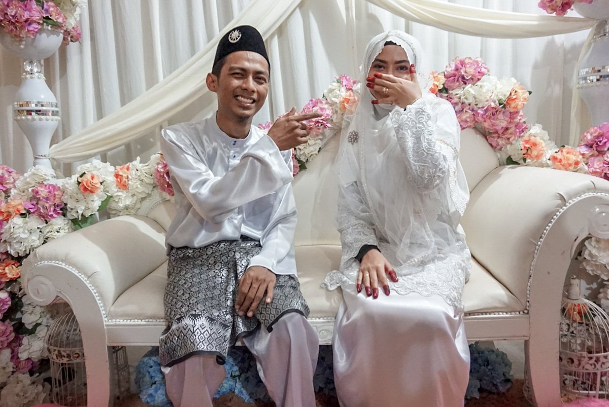 abdullah_e21's tweet photo. DONE DEAL: @Balqini have completed a permanent transfer from single bros club to proud husband club with an undisclosed fee. #stuffwedding https://t.co/vuX10m9f4x