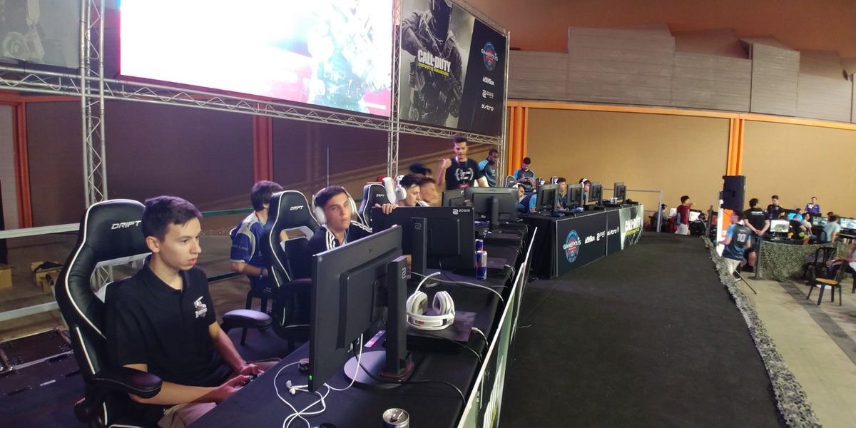 ReactivateTeam's tweet image. ¡Comenzamos los 4os de final de @Gamepolis_org ante @eHawKerz !

#Ready4All twitch.tv/gamepoliscod