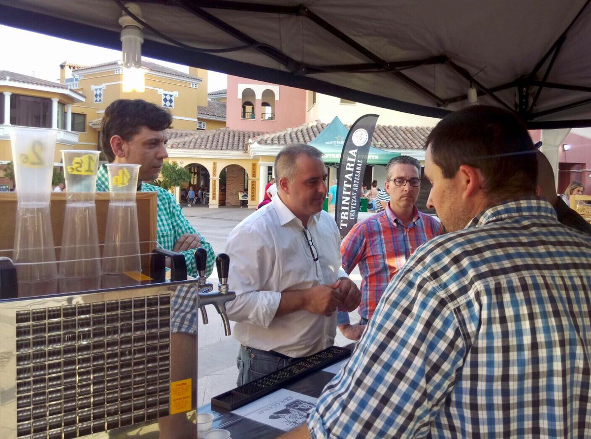 PacoAbrilR's tweet photo. Gran iniciativa de la Asoc. Comerciantes de Torre Pacheco los Mercadillos de verano en La Torre Golf Resort. Un placer estar con vosotros. https://t.co/tXy1JAlemJ