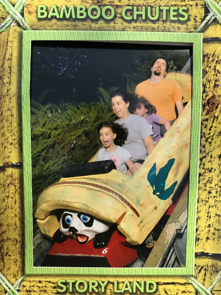 marknic's tweet image. Family photo 2017 #StorylandNH