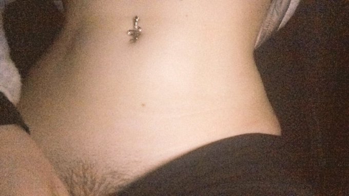 #tbt to when I had a snake belly button ring 🐍 https://t.co/JdmSga8qU5<a href="/tag/tbt"class="tags">#tbt</a>