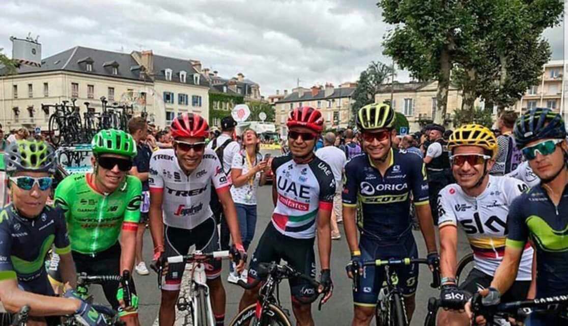 FALCAO's tweet photo. Estamos muy orgullosos de ustedes @estecharu
@sergiohenaoofic 
@Cabg1989 
@jarlinsonPantan
@elpumadarwin Gracias por lo que hacen por 🇨��🇨🇴🚴🏾 https://t.co/4HPCbQnmqB