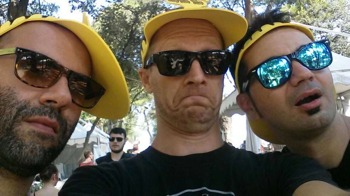 MiwaCartoon's tweet photo. @Riminicomix_it Grandissimi!!! Facciamo un giretto tra gli stand. #riminicomix #miwaeisuoicomponentiontour #22luglio https://t.co/8YaJrgYKps