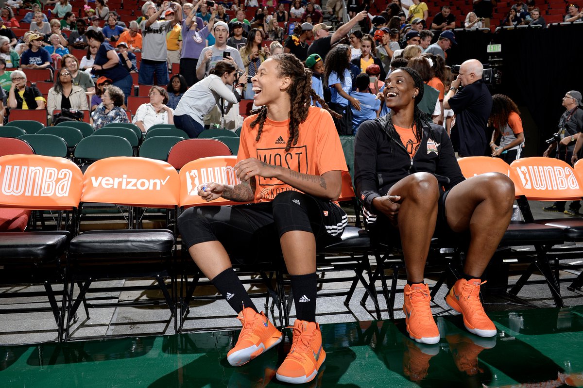 minnesotalynx's tweet photo. Just a few hours away from the 2017 #WNBAAllStar Game! 

Who's ready? We know we are 🙋 https://t.co/W2CUIq96VW