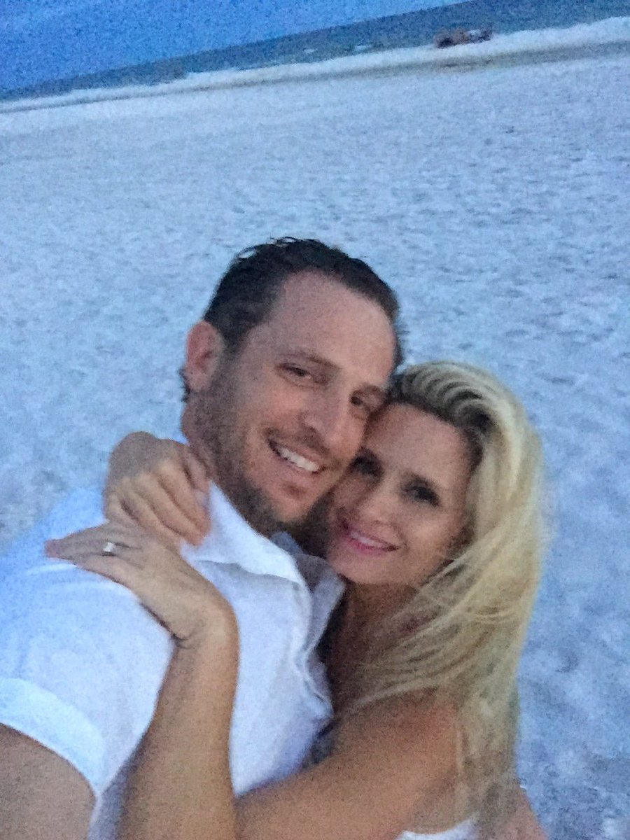 cmcollura's tweet image. Goodbye Destin! Until next time. #lazydays #recharged #readyforthechallenge #timetoshowup