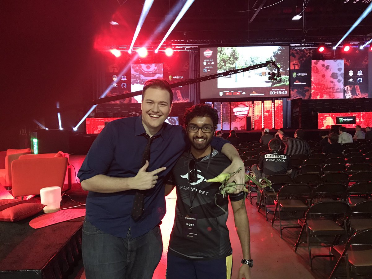 NotLikeThus's tweet photo. @SirActionSlacks Awesome meeting you at #DreamHack Atlanta 2017!
Please say this during the next Fails intro: "DarkPhase don't pick SF!" https://t.co/BV7criEbbk