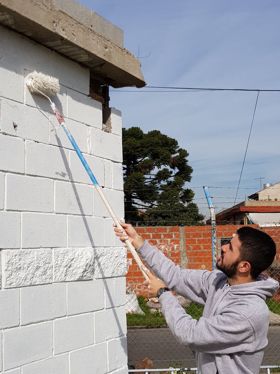 JuventudFRLanus's tweet photo. 🎨🖌 ¡Terminamos! Gran trabajo de pintura en conjunto con @juv1pais_lanus y @jgenlanusok en el Club Estrella de Luján. #1País #Lanús 👏👏 https://t.co/NV3oZ8iZVs