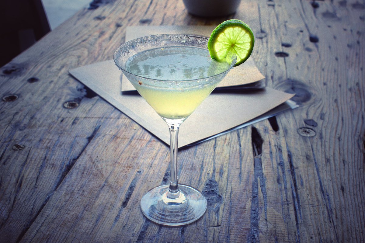 Great burgers and great cocktails. Live music. That's what a weekend should be like #GoodMoodFood 🍔🍸🎷