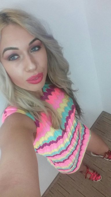 Quick selfie before I log in #camgirls #saturdaymorning 😘😘😘😘 https://t.co/f5pGS4tZUx<a href="/tag/camgirls"class="tags">#camgirls</a><a href="/tag/saturdaymorning"class="tags">#saturdaymorning</a>