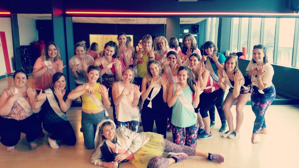 Georgina and her #singleladies at their #henparty #danceclass in #brighton! <a href="/CheerleadingCo/">Cheerleading Company</a> <a href="/lausen_aj/">Alexandra Lausen</a> #cheercohens #beyonce #ringonit