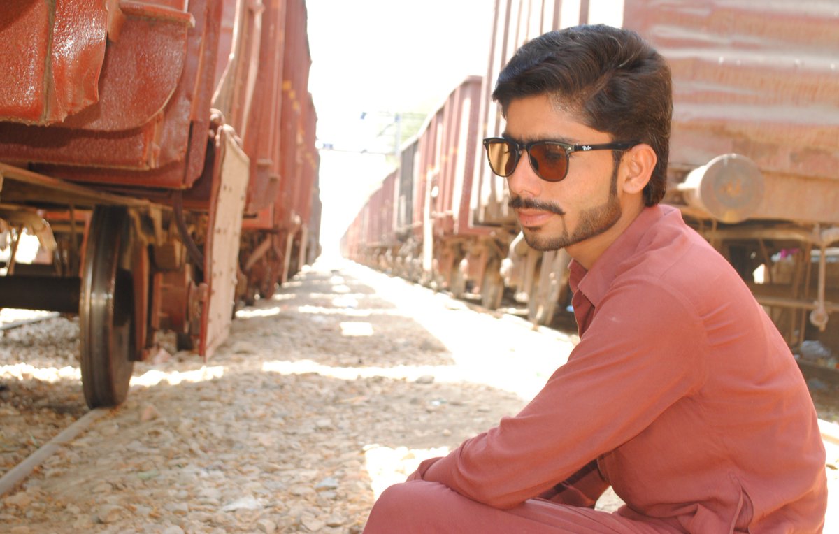Raja_SooMro_Shb's tweet photo. #AoQaT Nahe The #Zamne Ki Ke Koi #Hamari #QEmat Laga Sake...!
#KmBkht #ishiq Men Keya #PHansY #MUFT Men #Nilam Ho GaYe..!
#Raja_SahaB https://t.co/XrJlMxlnk0