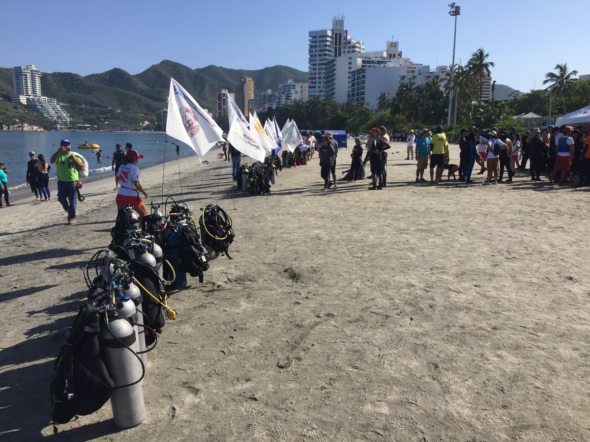 amilcarvn's tweet photo. Participación masiva Centros de Buceo de Santa Marta en jornada de limpieza submarina. Agradecemos su apoyo. @DrummondLtdCo @FundaFIATMAR. https://t.co/cWeWygkr0f