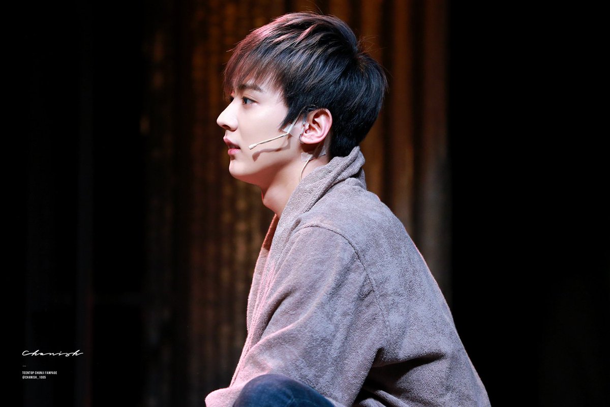 chanish_1005's tweet photo. 프레스콜때도 잘생쁨 뿜뿜이었던 찬츠비;ㅅ;♥#천지 https://t.co/qqoVJZ4LzG
