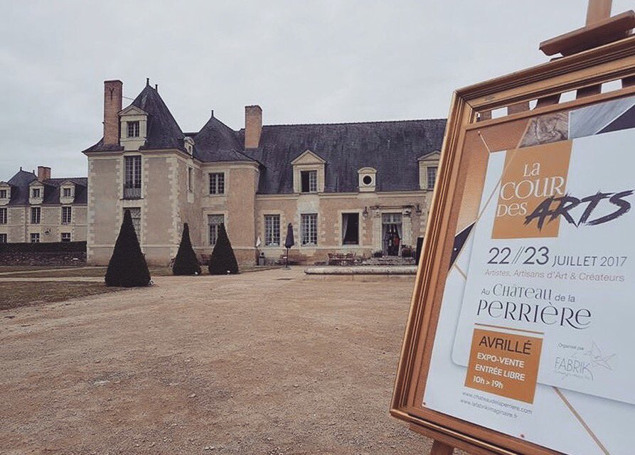 La Cour des Arts c'est ce week end au <a href="/ChateauPerriere/">ChateauDeLaPerrière</a>. On partagera avec vous les plus belles photos de l'event. Retweetez si vous aimez 🔁