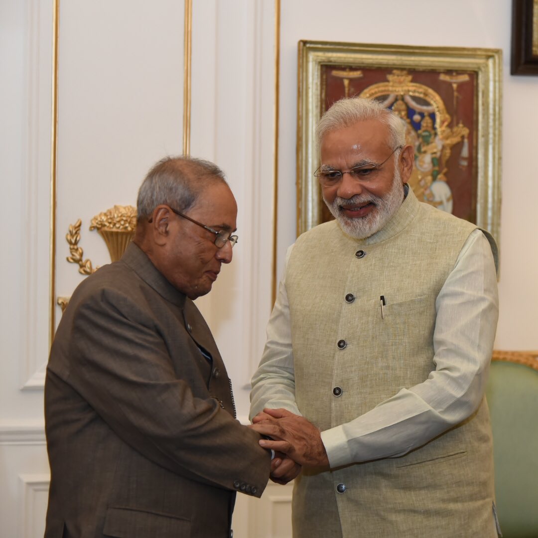 narendramodi's tweet photo. Hosted a farewell for President Pranab Mukherjee. @RashtrapatiBhvn https://t.co/YeGtwFIetS