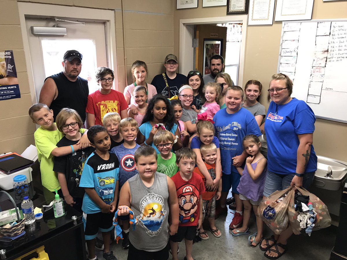 ECCdisciples's tweet photo. #pawsunleashed invaded Henry Trimble Animal Shelter today with a donation of dog toys made by #VBS #youthcoalition #ECCDOC #allpawsupforgod https://t.co/HLj4rIdGlR