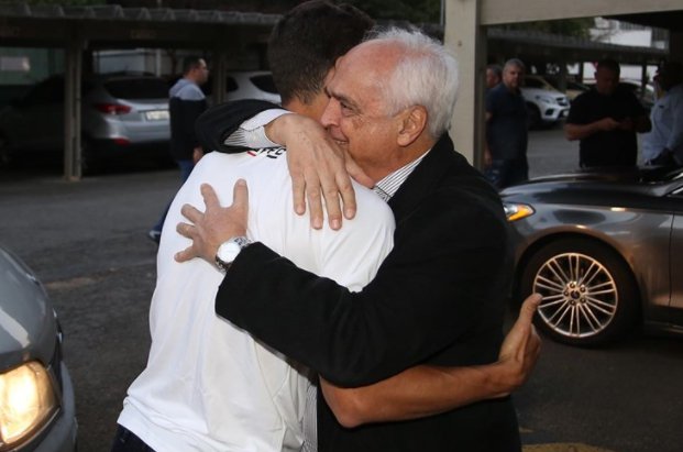 SaoPauloFC_eng's tweet photo. 📸 Some backstage moments of @Hernanes returning to his home! #TheProphetIsBack #ThisIsSãoPaulo 🙌 https://t.co/iC9jqblFBf