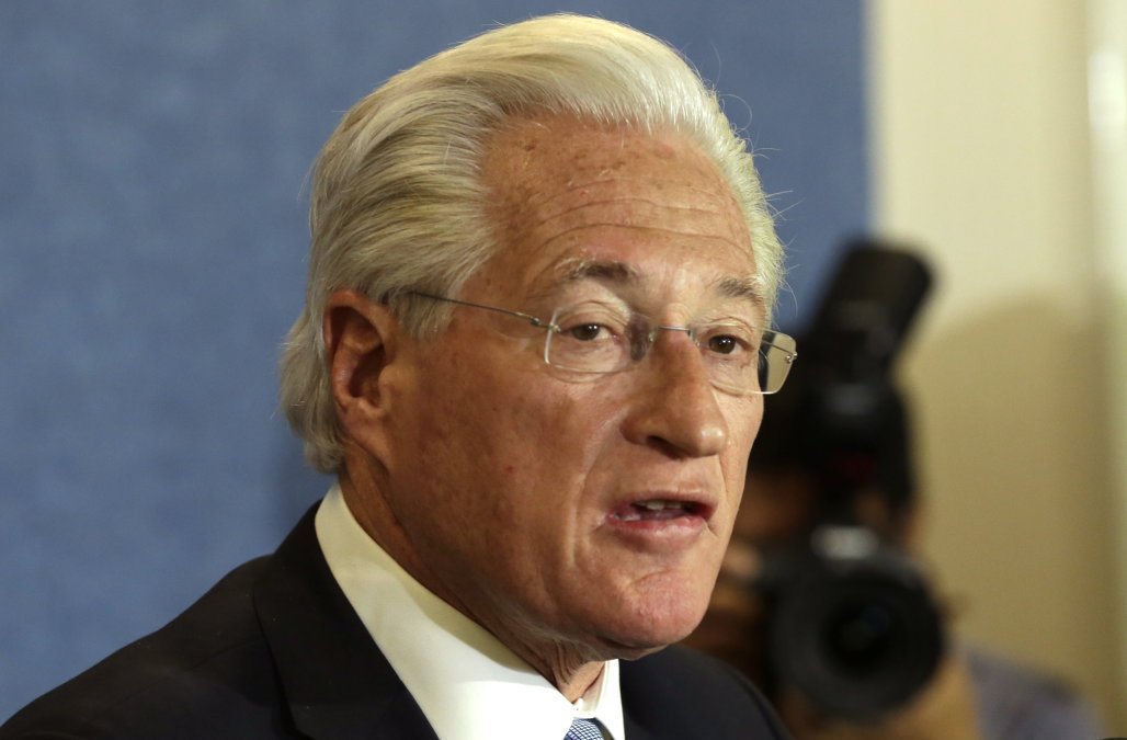 SethAbramson's tweet photo. (THREAD) In easily missed BREAKING NEWS yesterday, CBS reported that Marc Kasowitz is "out" as Trump's attorney. It matters, and here's why. https://t.co/9TuEPScwvX