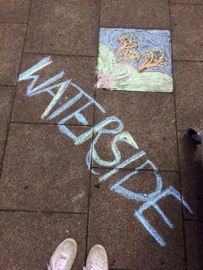 WatersideArts's tweet image. Smashing day at Waterside Plaza with performances of #flitflapfly and the launch of #whoshrunkthezoo by @twobytwosale #refract17 #community